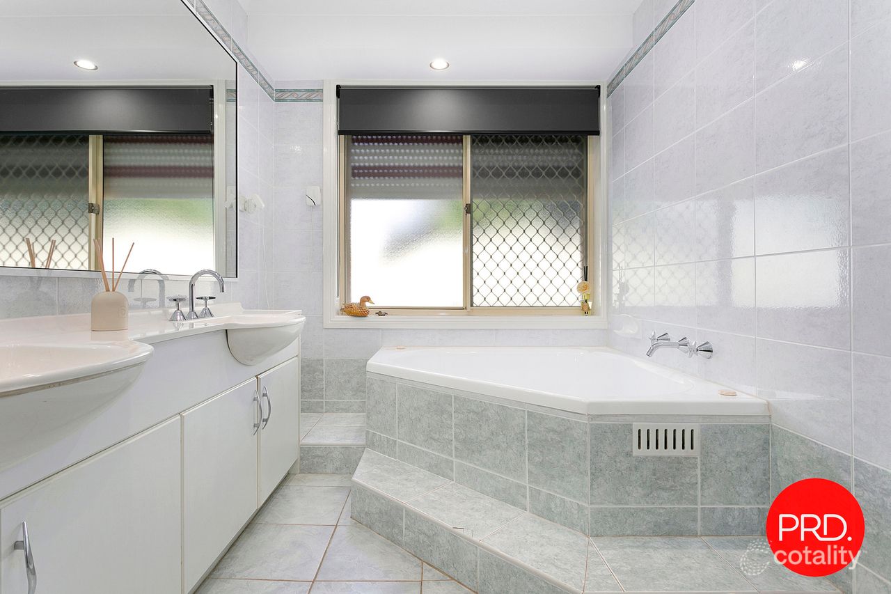 42 Curtis Ave, Taren Point, NSW 2229