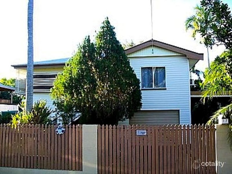 17 Surrey St, Hyde Park, QLD 4812