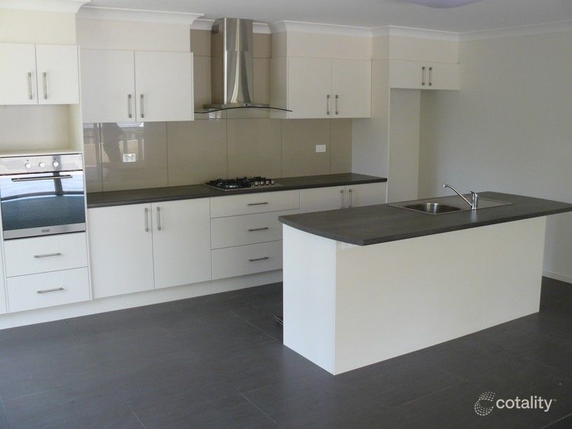8b Elandra Pl, Malua Bay, NSW 2536