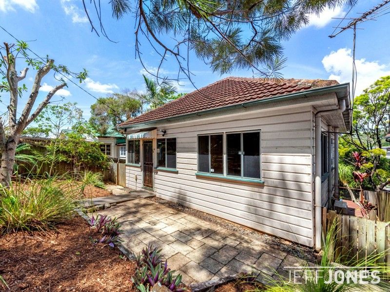 42 Hockings St, Holland Park West, QLD 4121