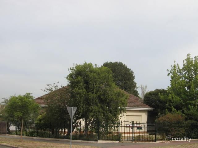 15 Lockwood Rd, Erindale, SA 5066