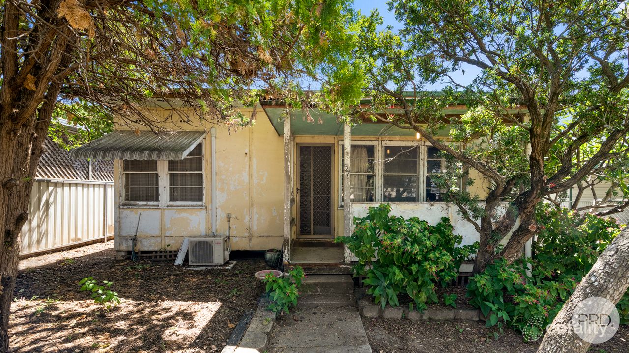 57 Weir Rd, Warragamba, NSW 2752