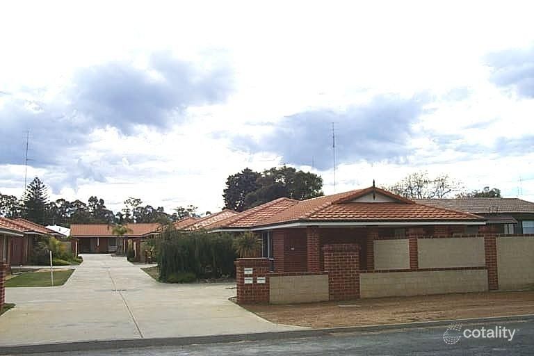 2/10 Nuytsia Ave, Carey Park, WA 6230