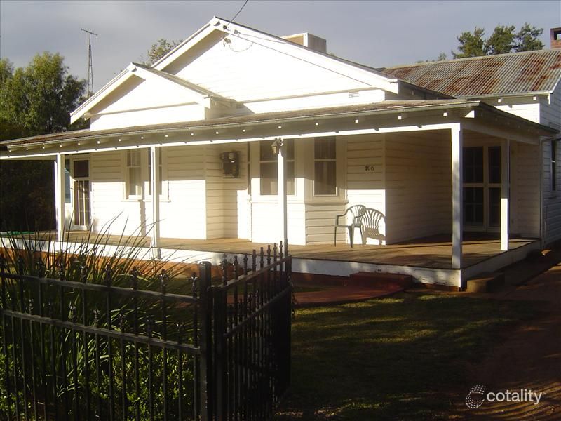 106 Wamboin St, Gilgandra, NSW 2827