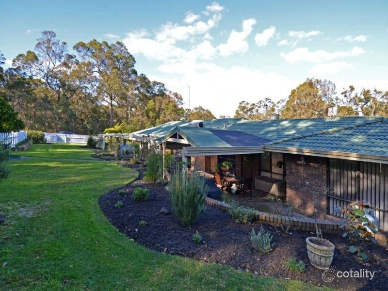 92 Warren Rd, Millbrook, WA 6330