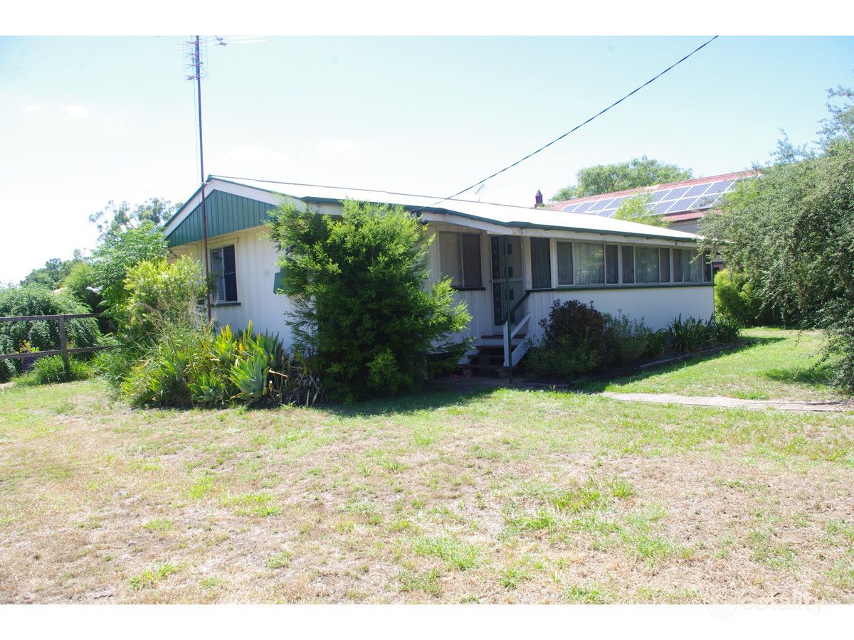 8 Railway St, Forest Hill, QLD 4342