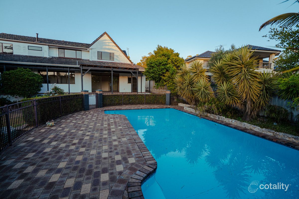 18 Nardina Cres, Dalkeith, WA 6009