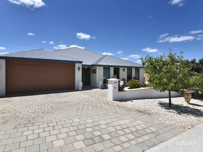 19 Bardeen Pass, Carramar, WA 6031