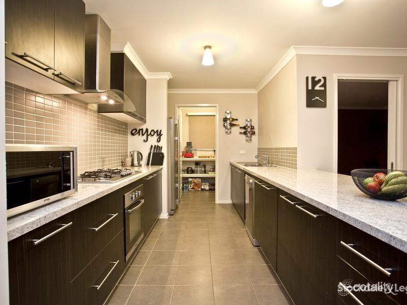 13 Hardwick Cres, Derrimut, VIC 3026