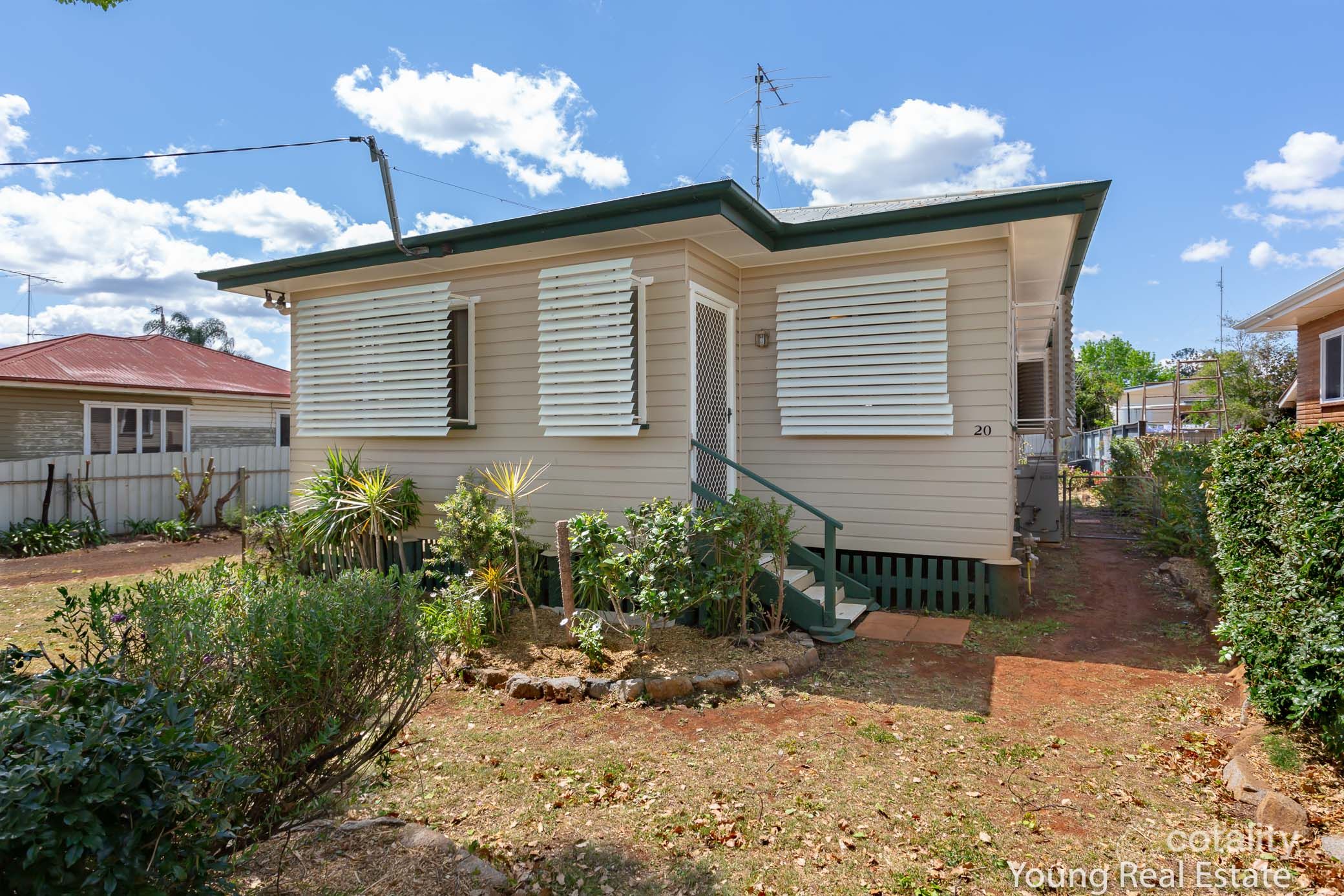 20 Gladstone St, Newtown, QLD 4350
