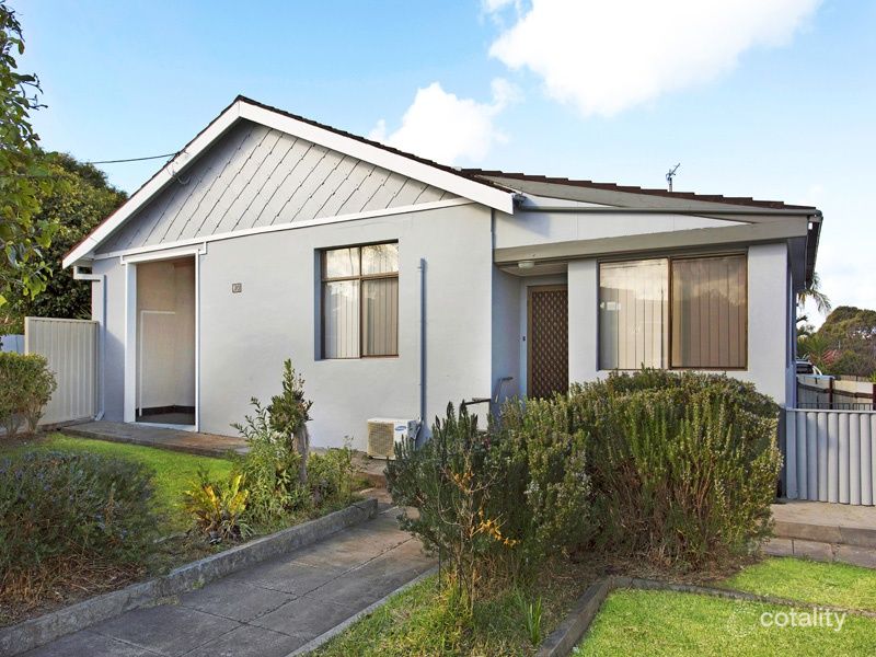 10 Sixth Ave, Port Kembla, NSW 2505