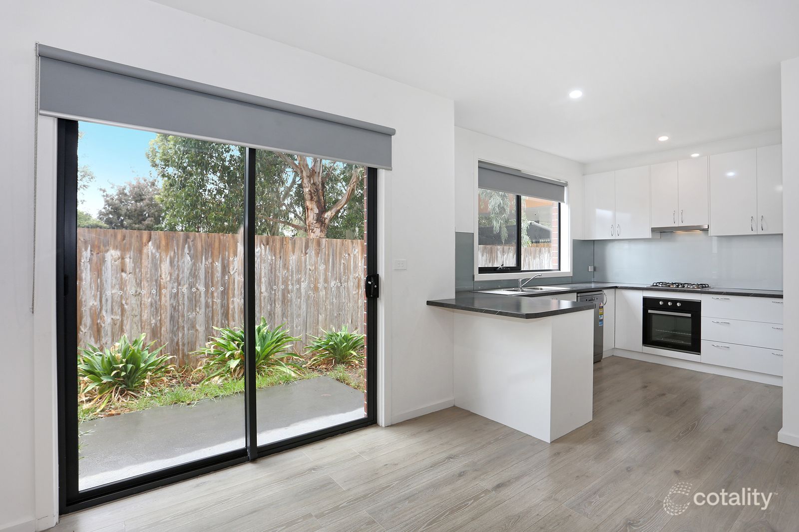 2/18 Monahans Rd, Cranbourne, VIC 3977