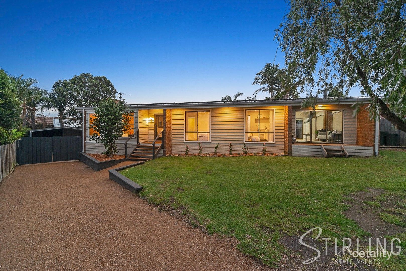 4 Lyn Ct, Somerville, VIC 3912