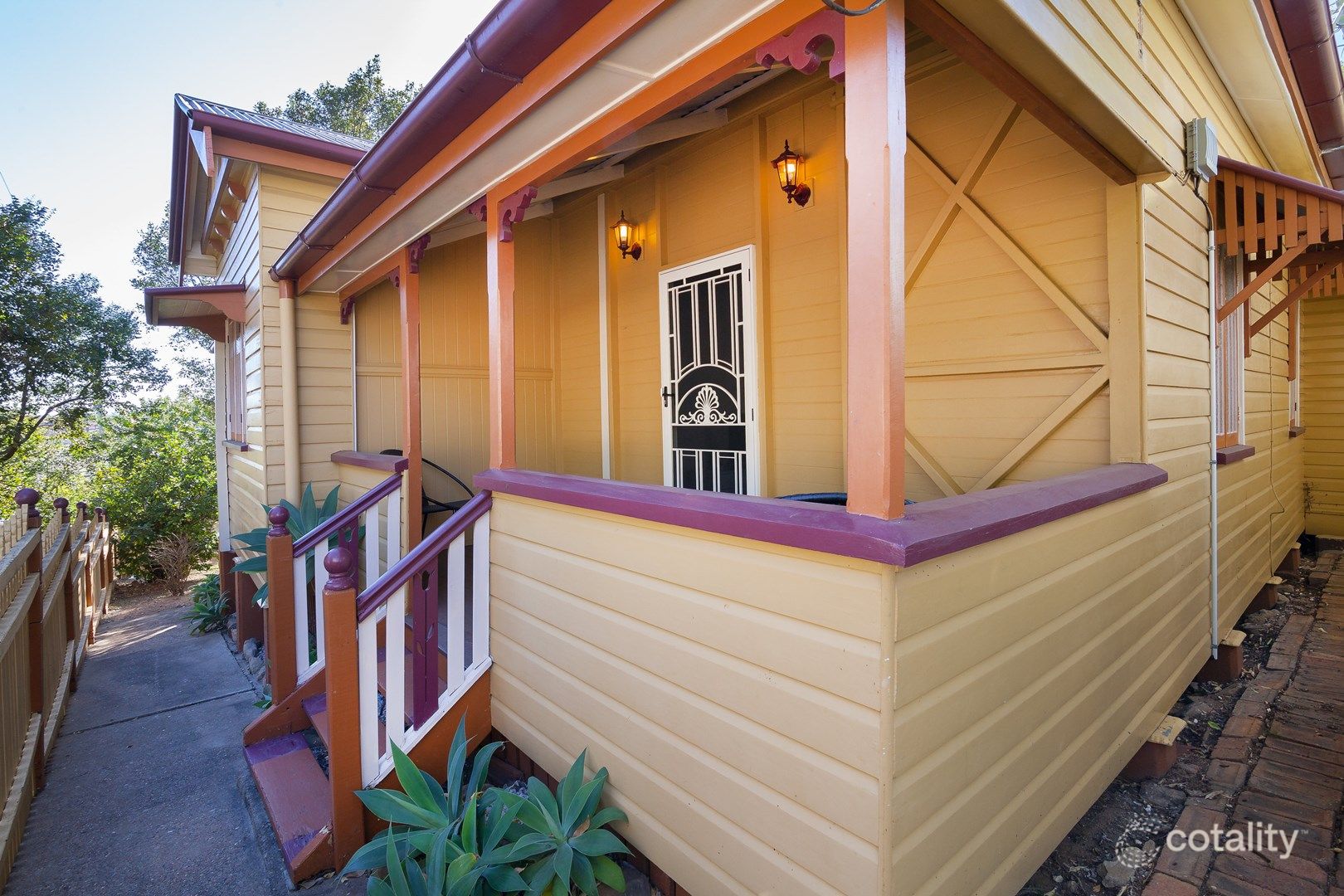 4 Ferguson St, North Ipswich, QLD 4305