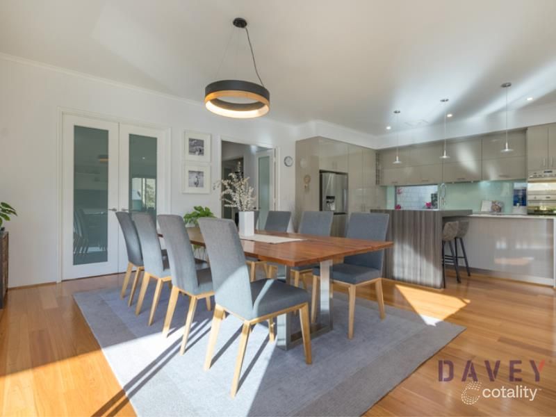 14 Felstead Cres, Hamersley, WA 6022