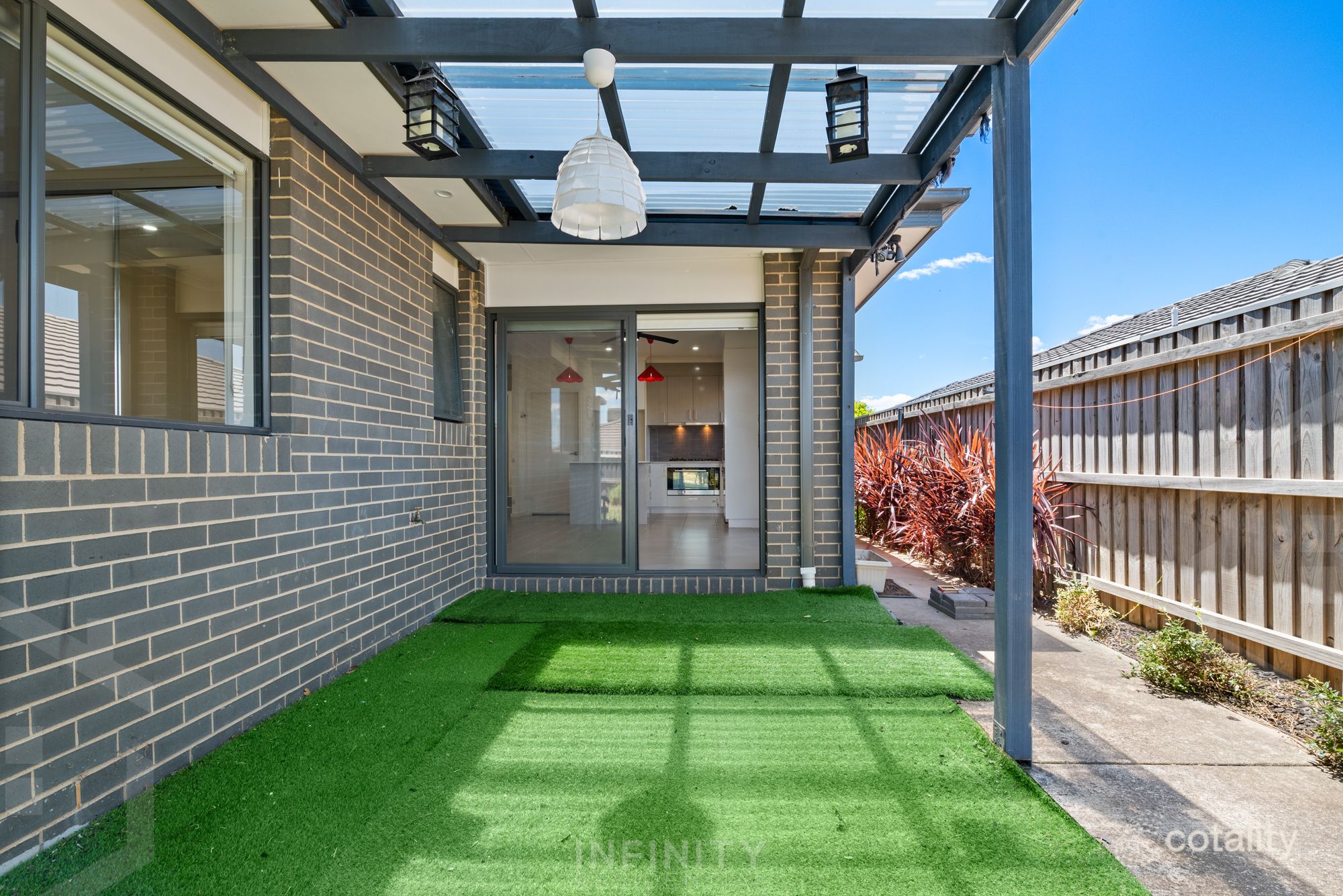 13 Edna Thompson Cres, Casey, ACT 2913