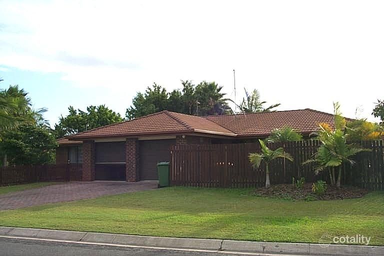 2/26 Morinda Way, Labrador, QLD 4215