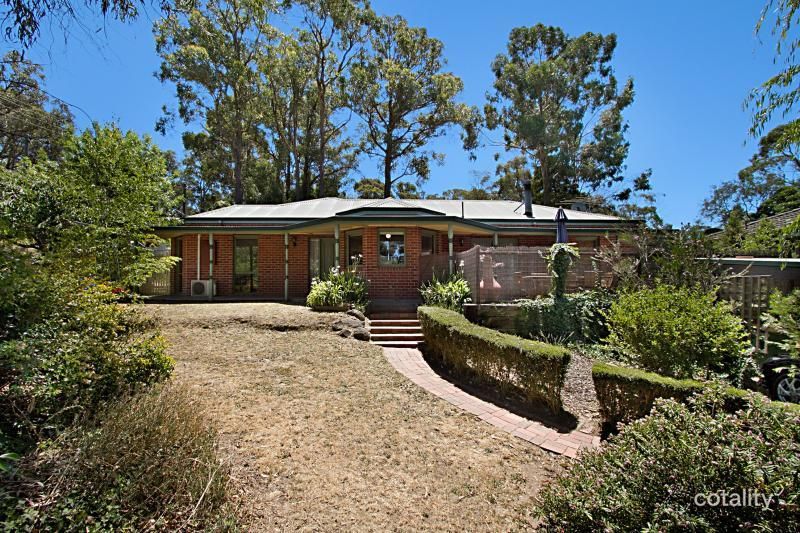 7 Brian Rd, Woodend, VIC 3442