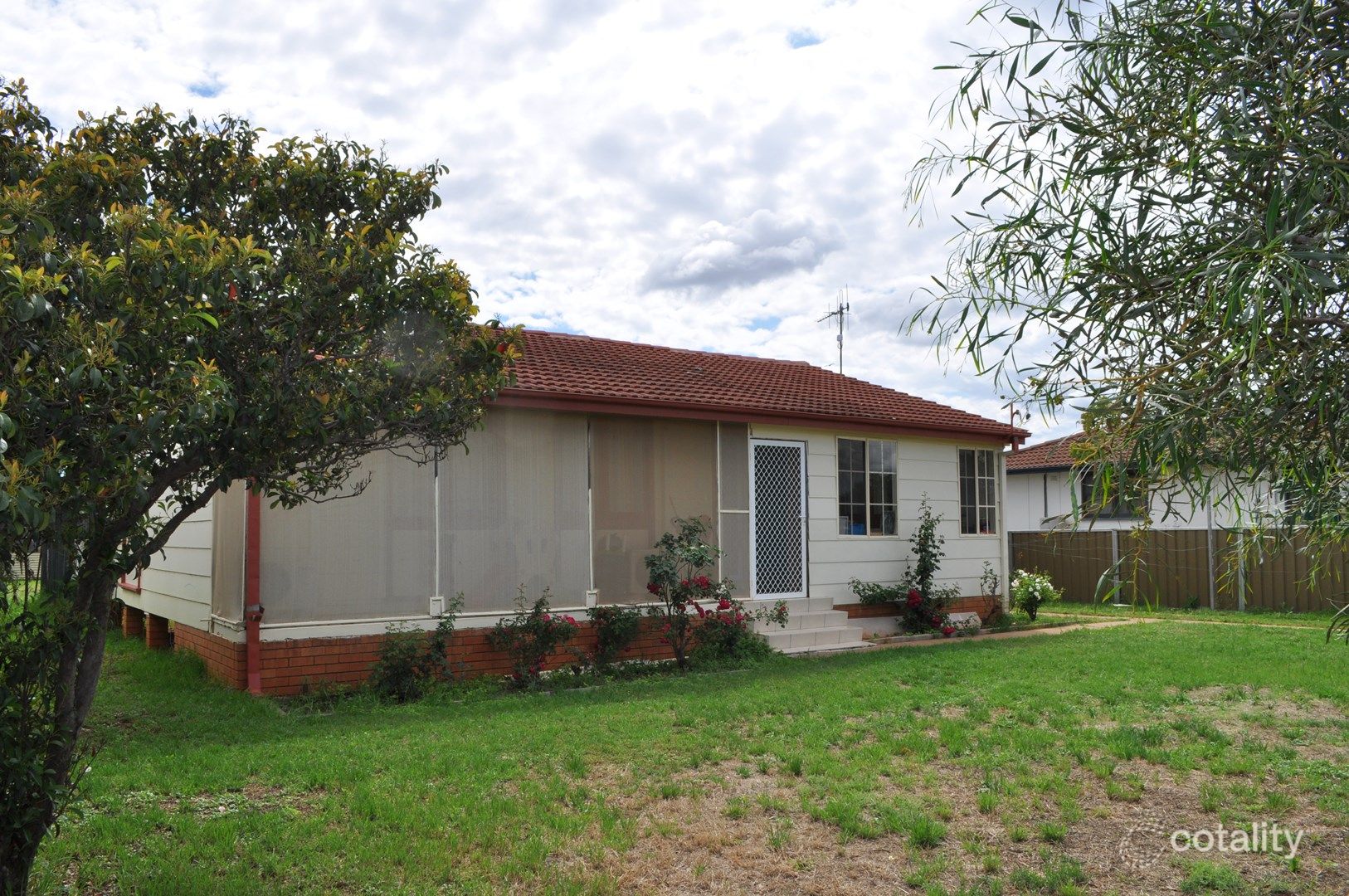 14 Harris St, Trangie, NSW 2823