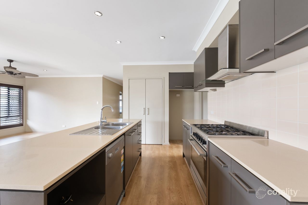 5 Dunne St, Augustine Heights, QLD 4300