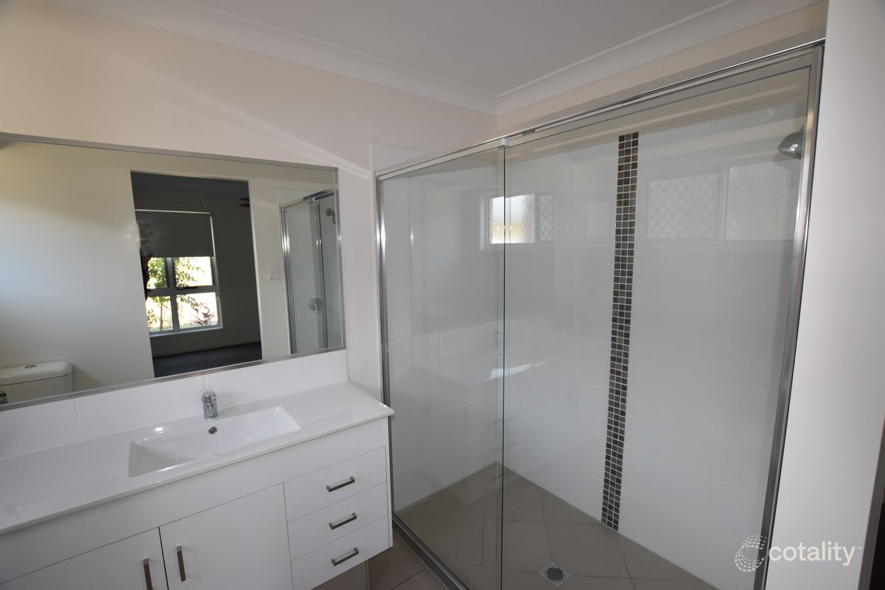 16 Jardine Cres, Boyne Island, QLD 4680