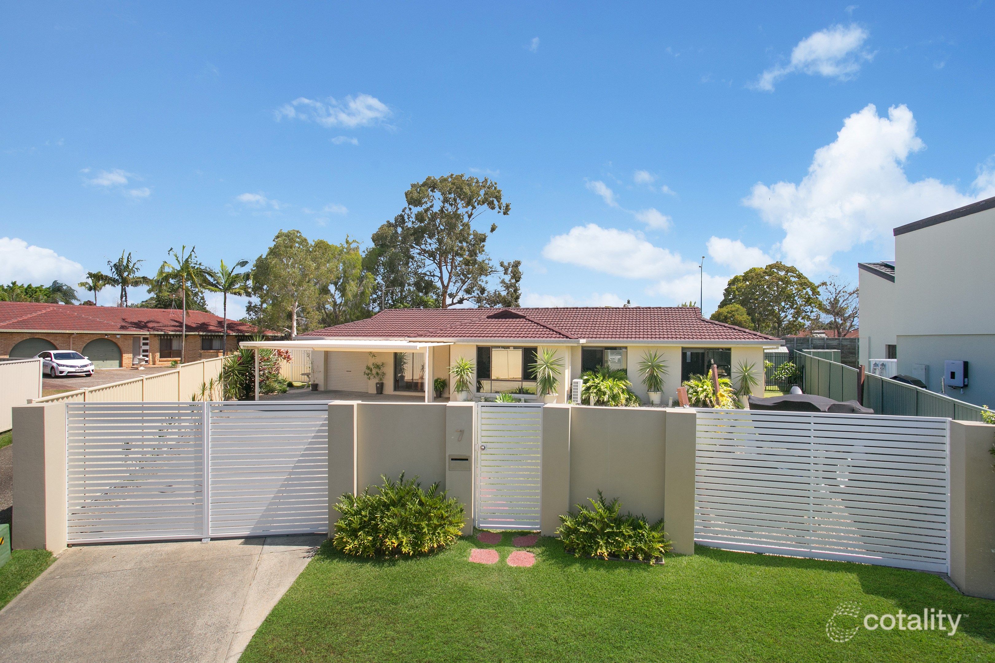 7 Tirau Pl, Broadbeach Waters, QLD 4218