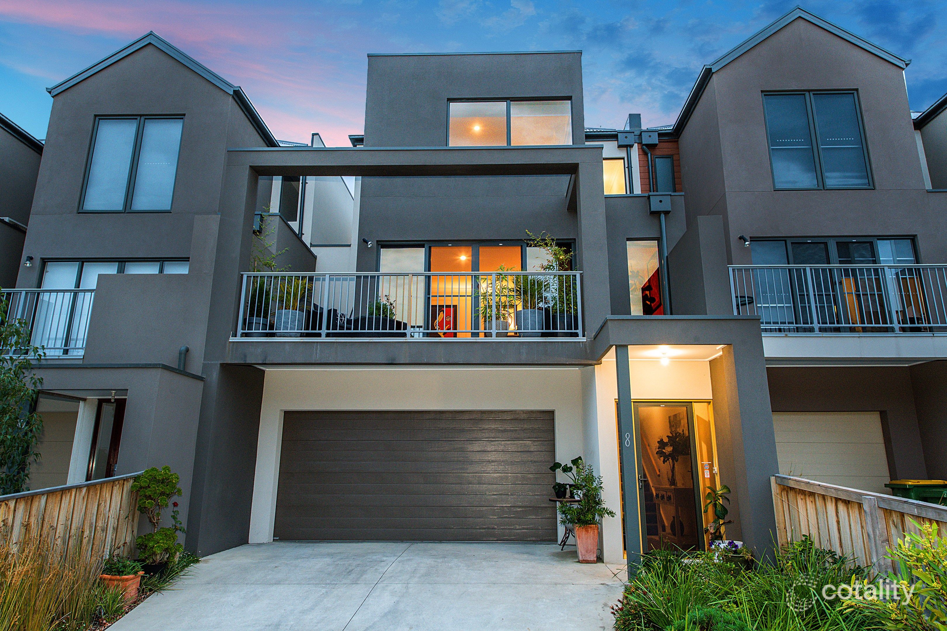 8 Yellow Gum Cres, Mooroolbark, VIC 3138