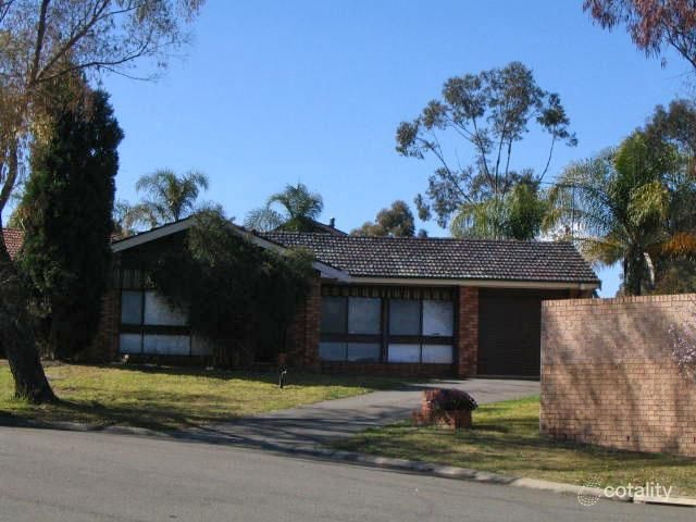 7 Eucumbene Pl, St Clair, NSW 2759
