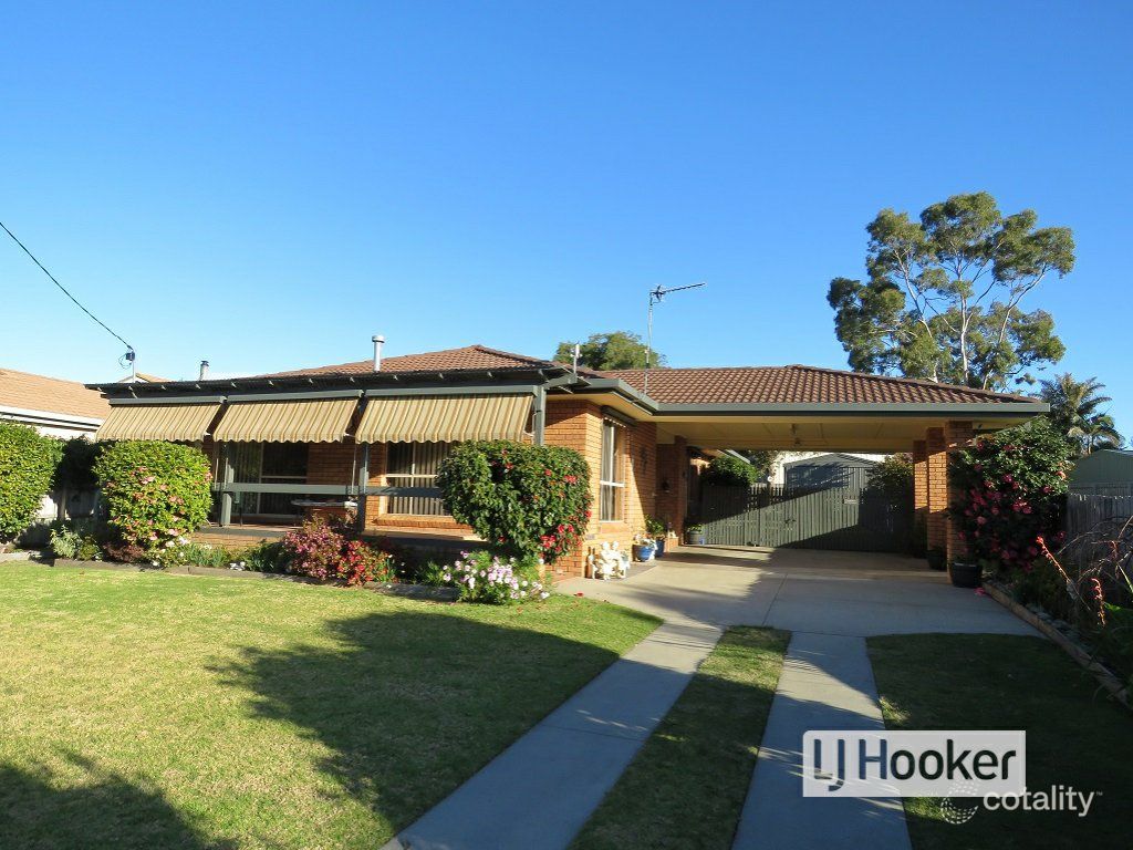 4 Newton Cl, Paynesville, VIC 3880