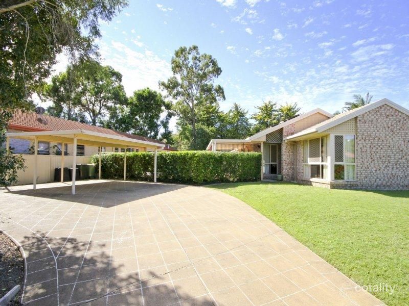 8 Beaconsfield Dr, Burleigh Waters, QLD 4220