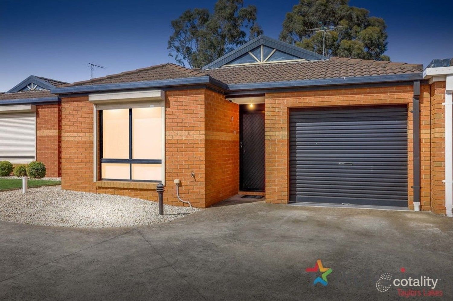 8/21 Patonga Dr, Delahey, VIC 3037