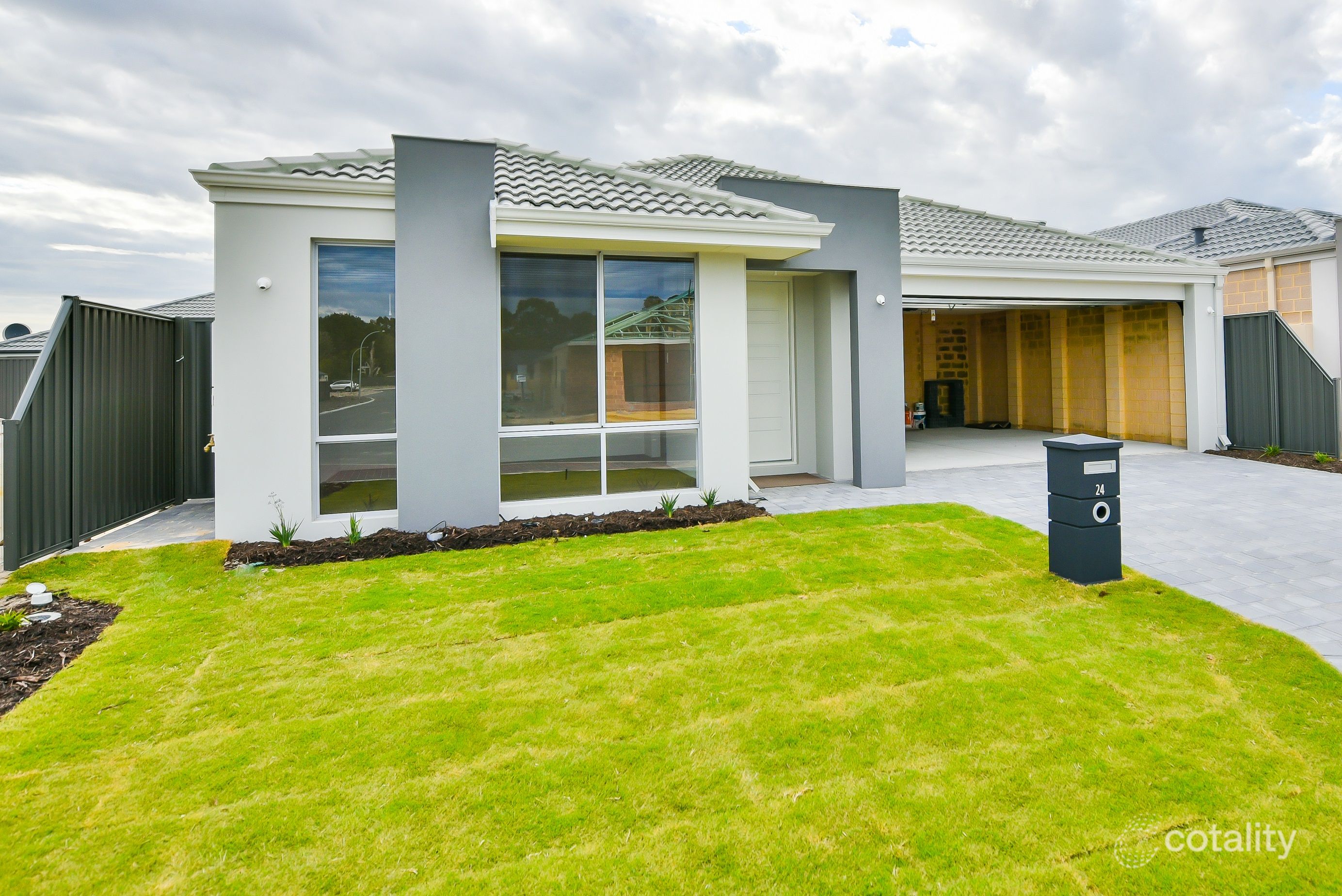 24 Monica Cres, Dayton, WA 6055