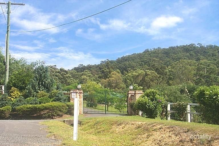 66 Broadoak Ct, Bonogin, QLD 4213