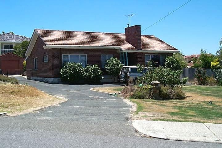 25 Swan Rd, Attadale, WA 6156