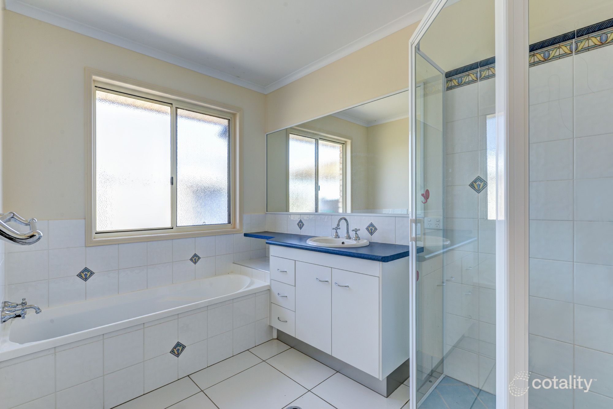 6 Lamington Ct, Branyan, QLD 4670