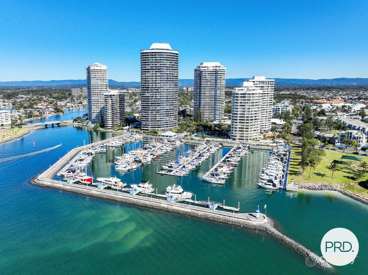 33/21 Bayview St, Runaway Bay, QLD 4216