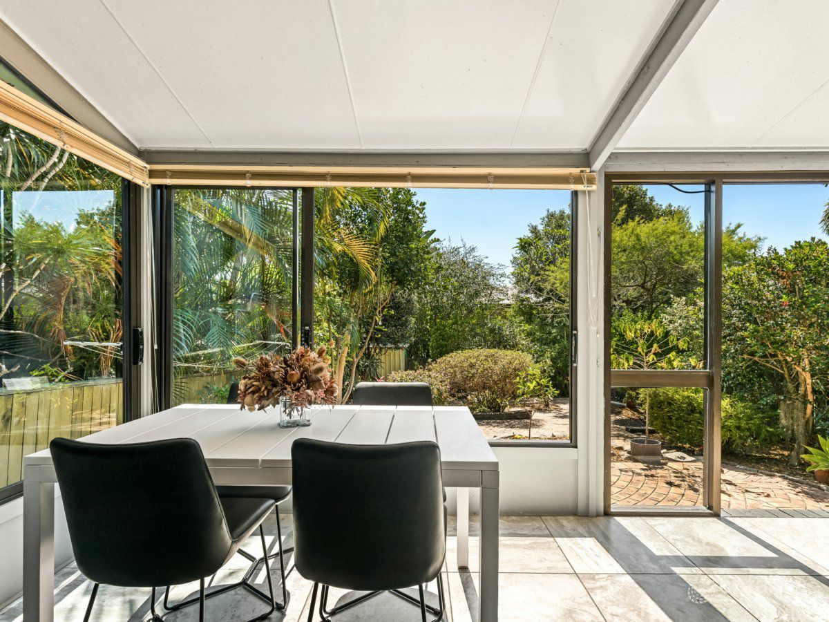 10 Hazelmere Pde, Sherwood, QLD 4075