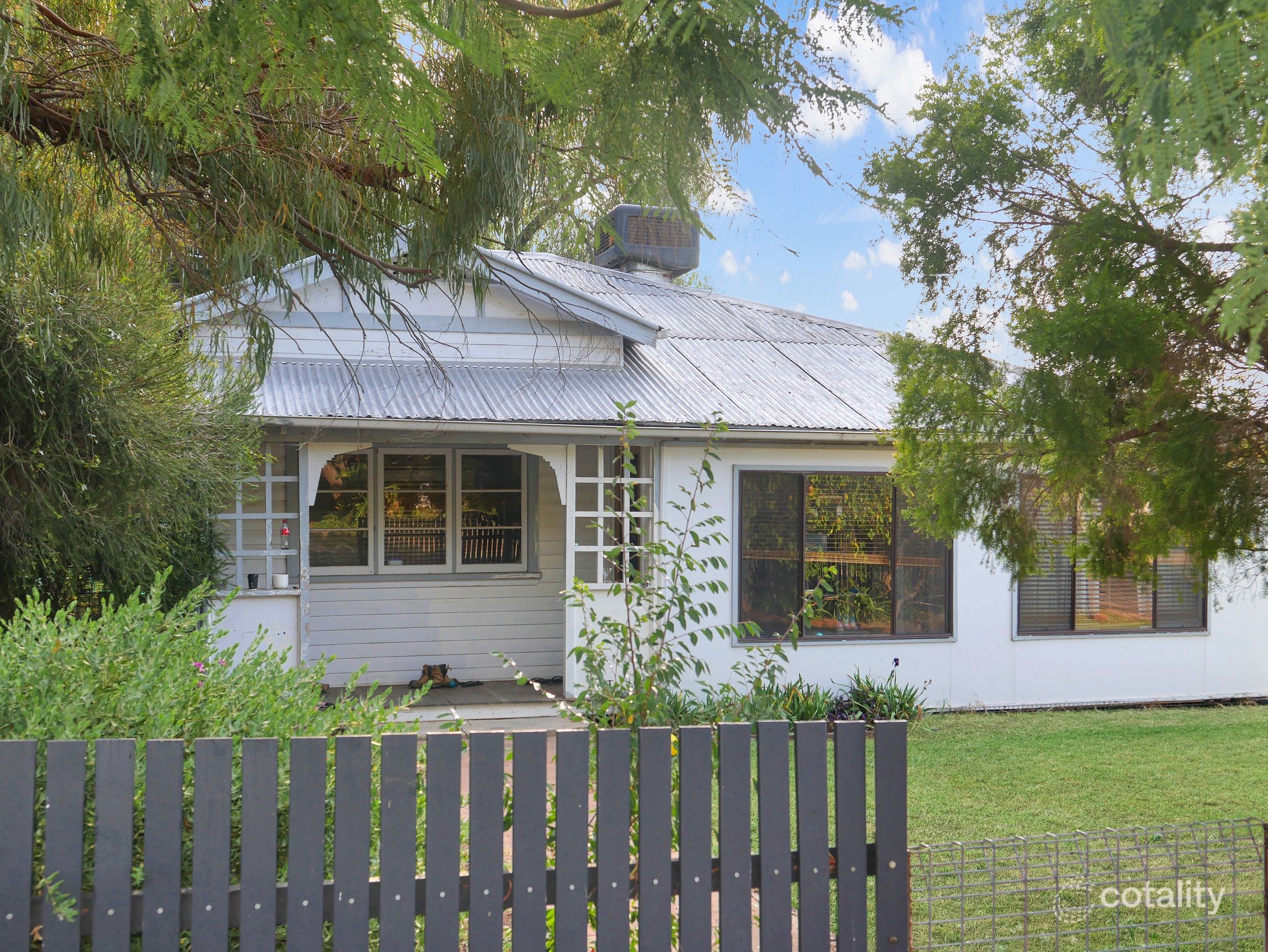 17 Cedar St, Leeton, NSW 2705