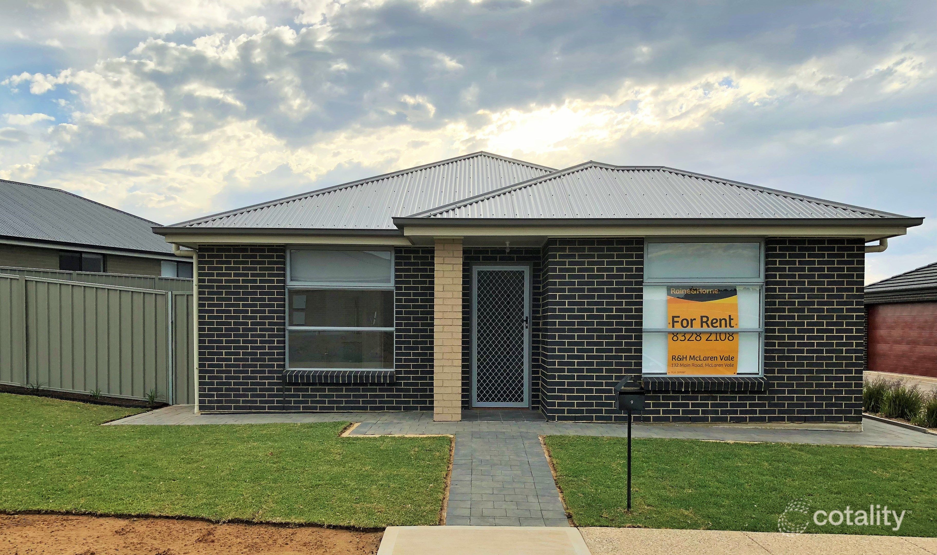 9 Le Hunte Rd, Seaford Heights, SA 5169
