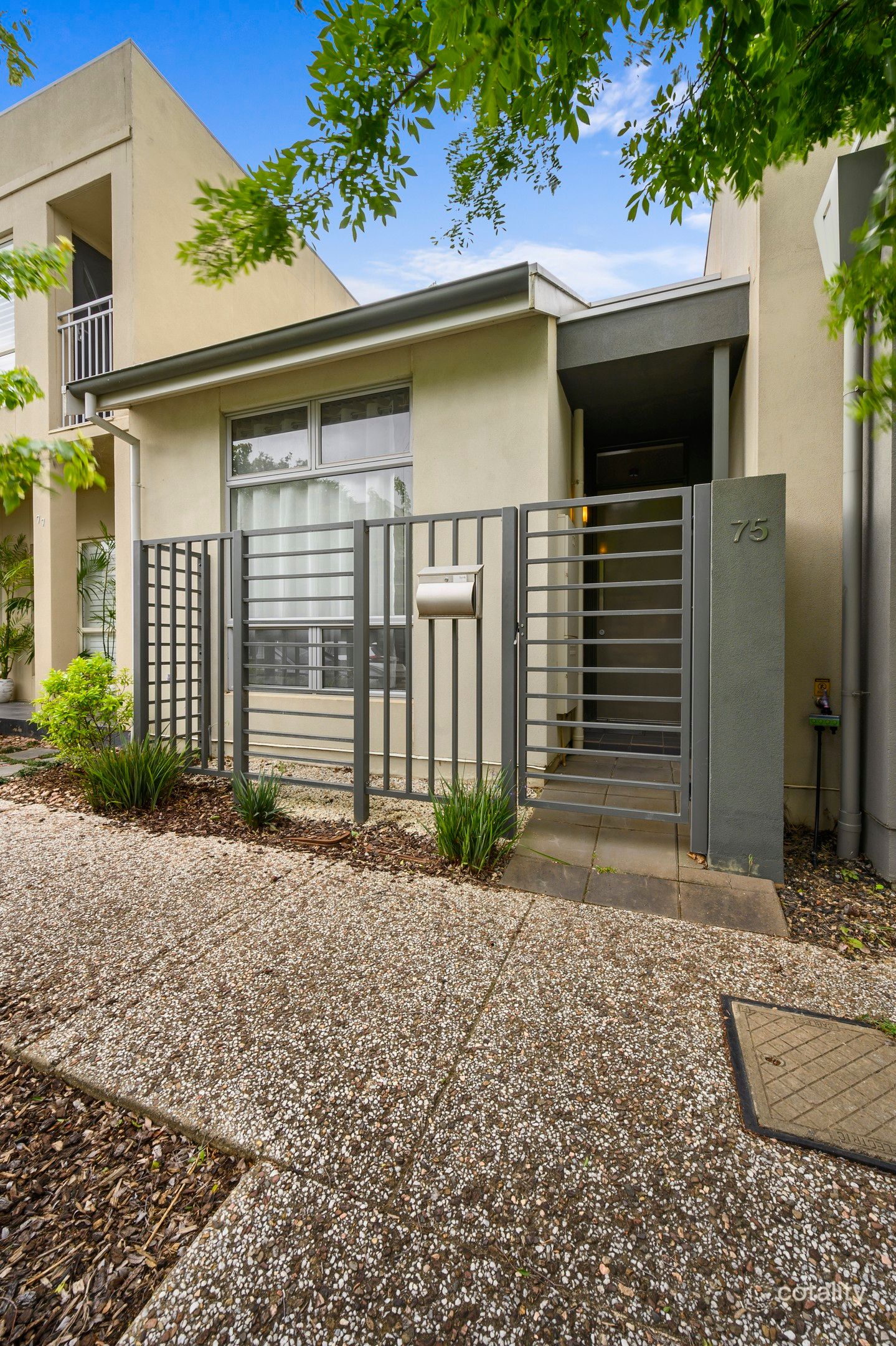 75 Macmillan Ave, Mawson Lakes, SA 5095