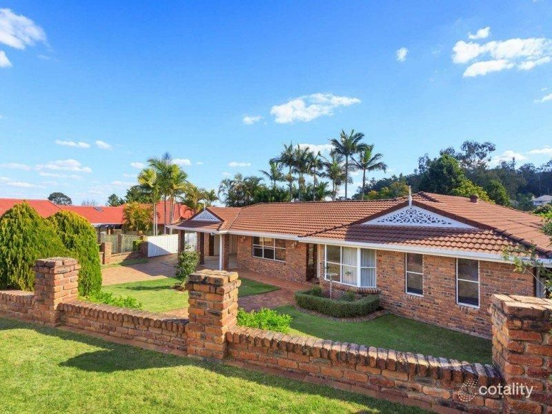 2 Mckellar Ct, Mount Ommaney, QLD 4074