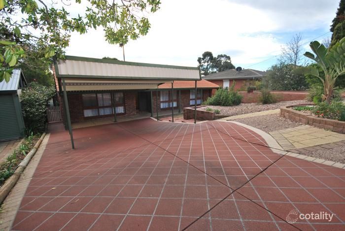 40 Minnamurra Dr, Redwood Park, SA 5097