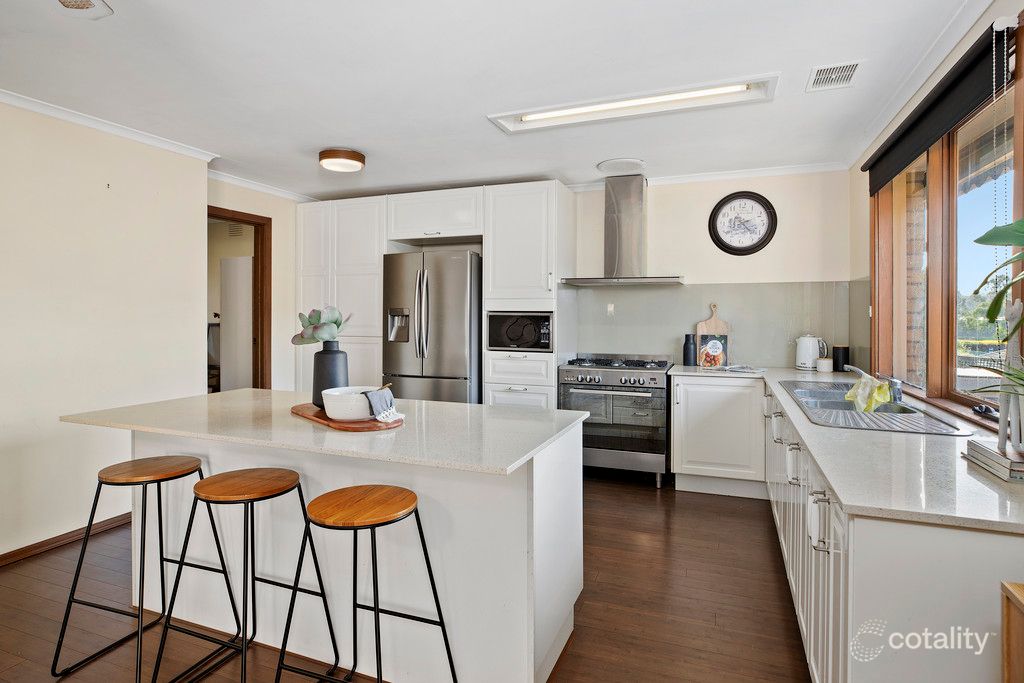 24 Parkview Dr, Ferntree Gully, VIC 3156