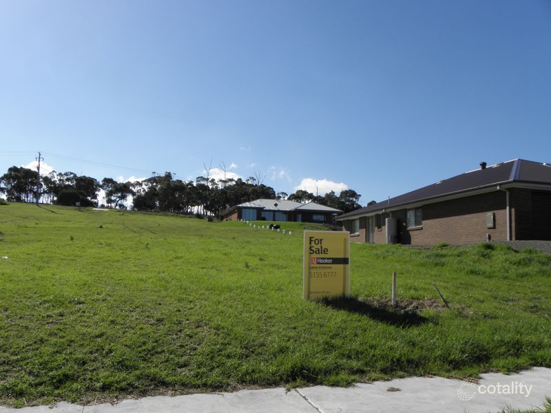 14 Lawson Dr, Lakes Entrance, VIC 3909