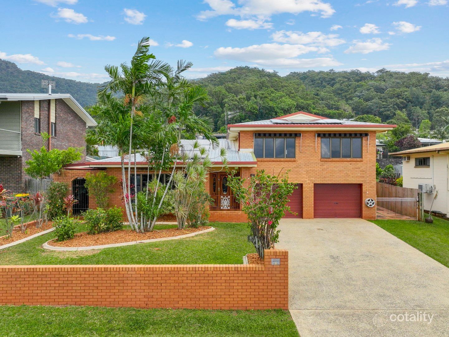 17 Bayview St, Bayview Heights, QLD 4868