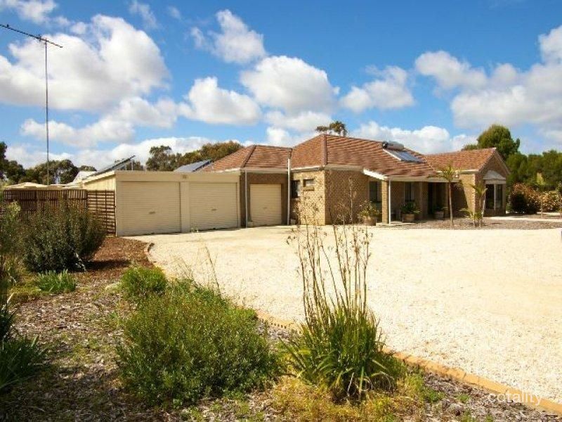 111 Nine Mile Rd, Willyaroo, SA 5255