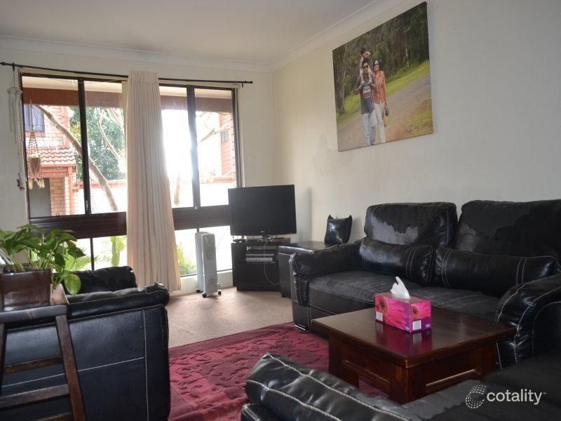 4/3 Amaranthus Pl, Macquarie Fields, NSW 2564