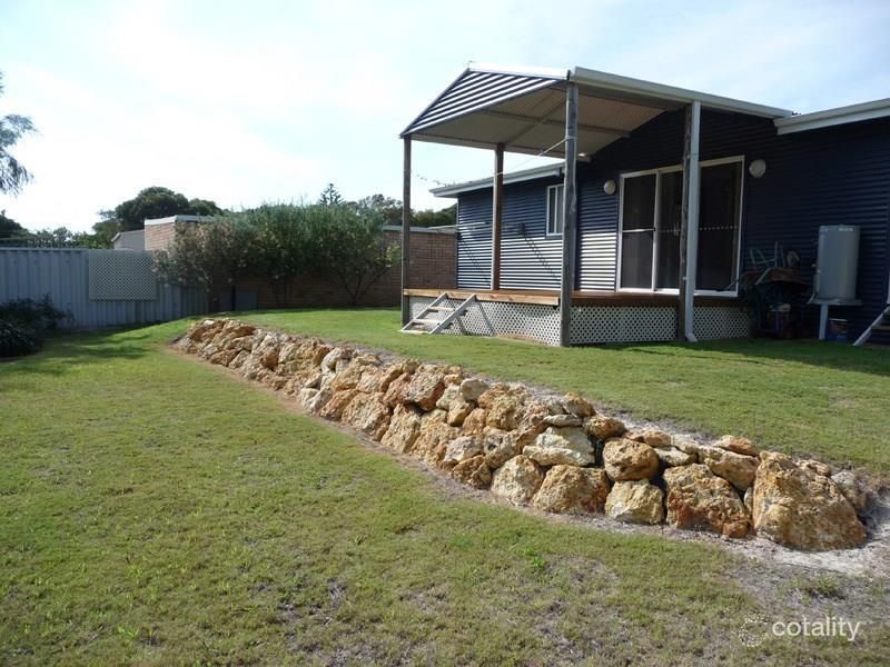 2b Robert St, Bremer Bay, WA 6338