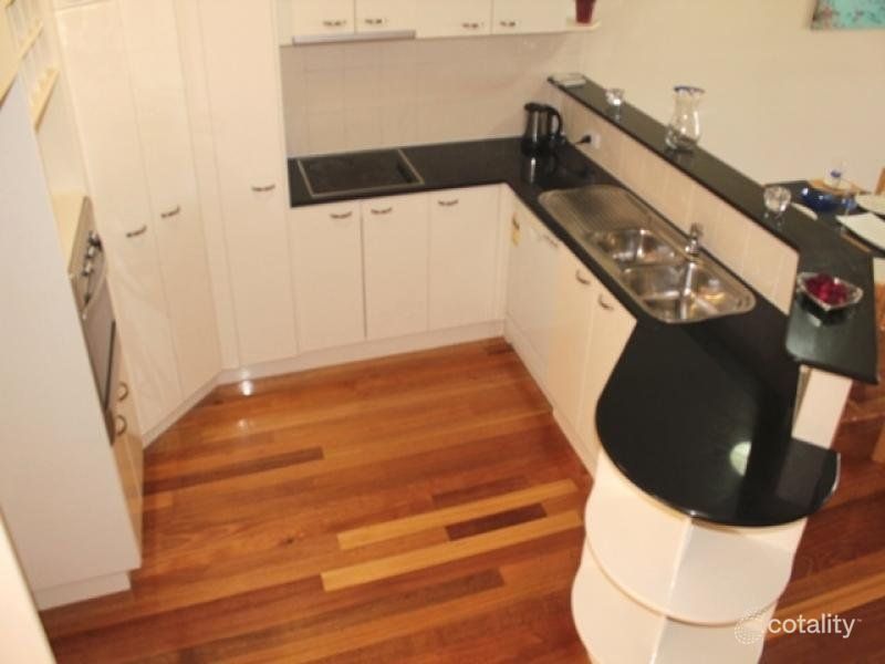 2/130 Fernberg Rd, Paddington, QLD 4064