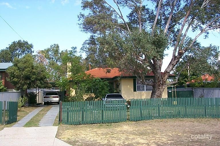 12 Clianthus Way, Koongamia, WA 6056